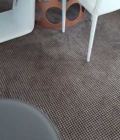 Tapis en laine Axminster, Tweed. Marron