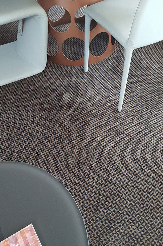Tapis en laine Axminster, Tweed. Marron