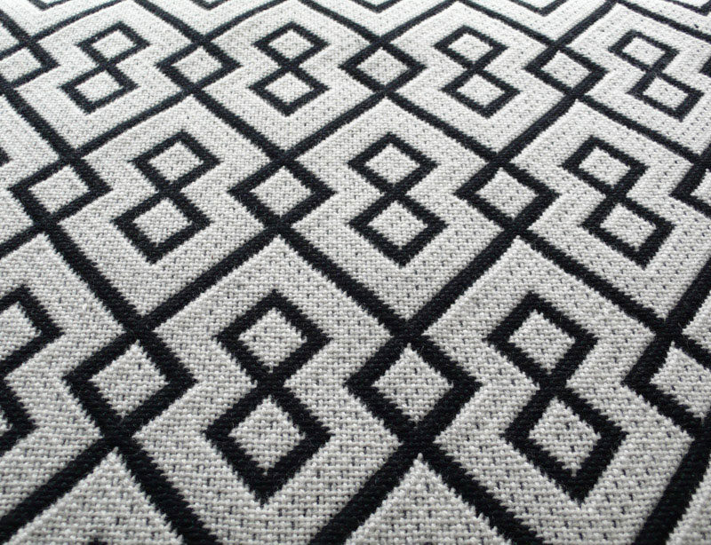 Marches d'escalier en tissu plat, Kent. Revers noir/blanc