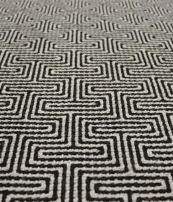 Flachgewebe-Treppenläufer, Labyrinth. Schwarz