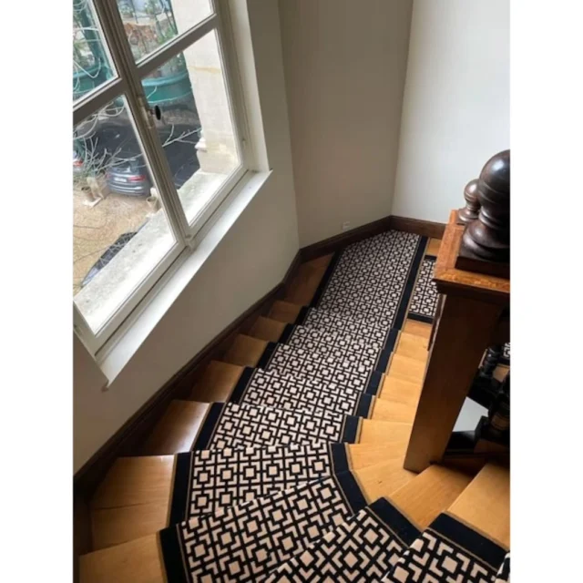 Create your own bespoke carpet with our Winston Collection.Available in any width from our six colour palettes from only 20m2.

Ref: la tamise